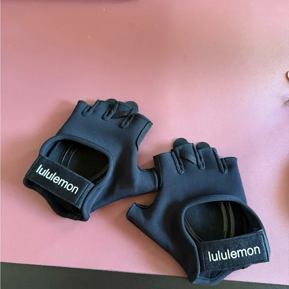 Lululemon Black Workout Gloves - Picture 1 of 6